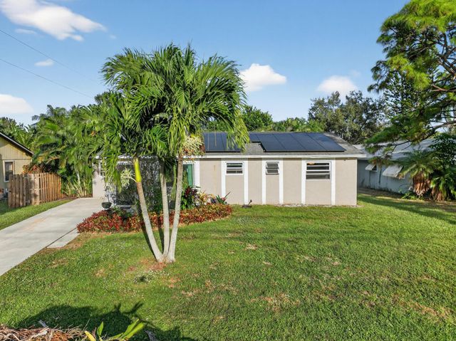 5865 SE Rosemont Avenue, Stuart, FL 34997