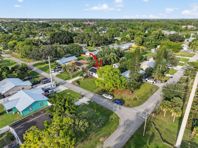 5865 SE Rosemont Avenue, Stuart, FL 34997
