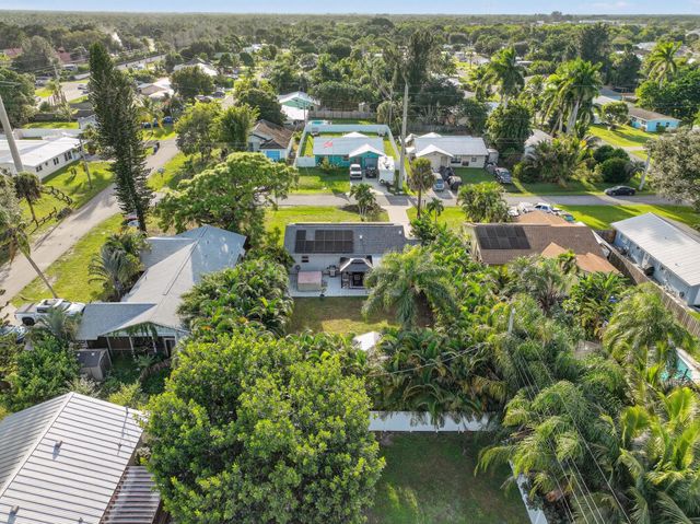 5865 SE Rosemont Avenue, Stuart, FL 34997