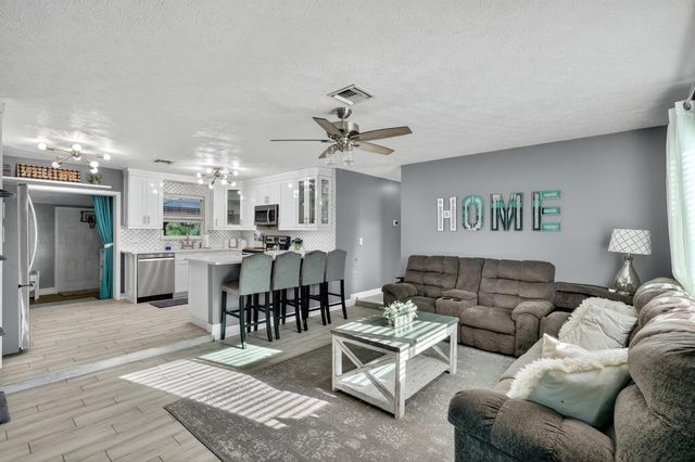 5865 SE Rosemont Avenue, Stuart, FL 34997