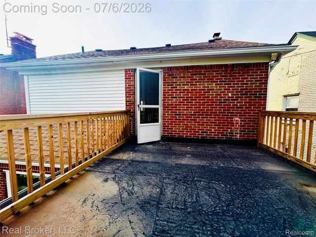 15868 Whitcomb Street, Detroit, MI 48227