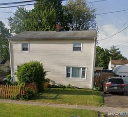 19 Wooster Avenue, Stratford, CT 06615