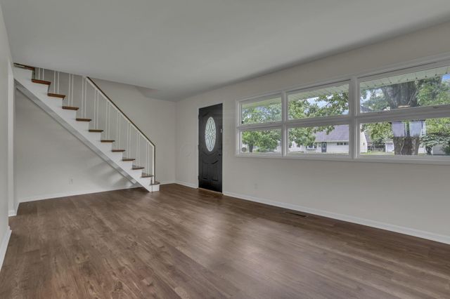 4139 Virginia Circle E, Columbus, OH 43213