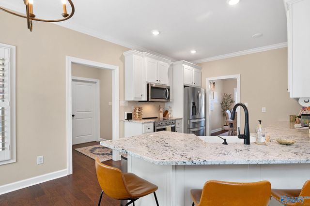 503 Meadowview Drive NE, Hartselle, AL 35640