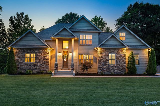 503 Meadowview Drive NE, Hartselle, AL 35640