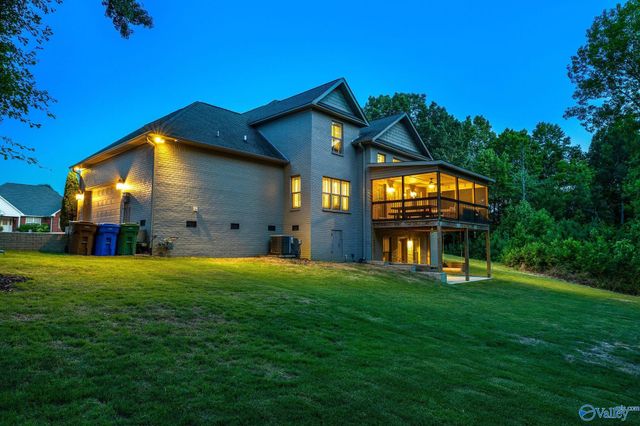503 Meadowview Drive NE, Hartselle, AL 35640