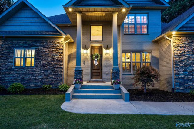 503 Meadowview Drive NE, Hartselle, AL 35640