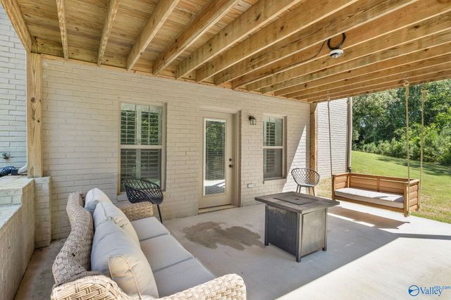 503 Meadowview Drive NE, Hartselle, AL 35640
