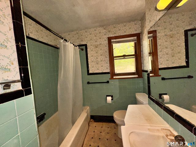 5 Old Town Road, Seymour, CT 06483