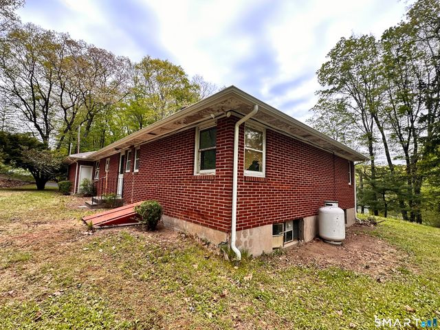 5 Old Town Road, Seymour, CT 06483