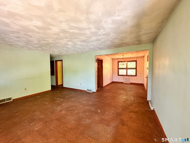 5 Old Town Road, Seymour, CT 06483