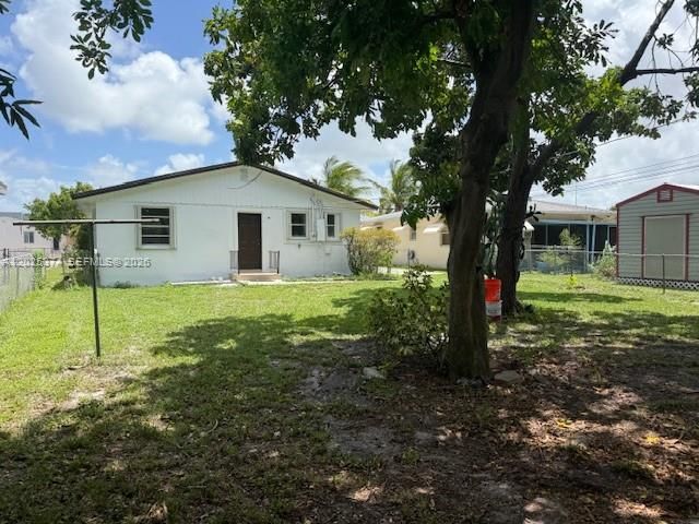 2711 Dewey St, Hollywood, FL 33020
