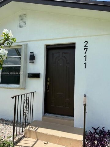 2711 Dewey St, Hollywood, FL 33020