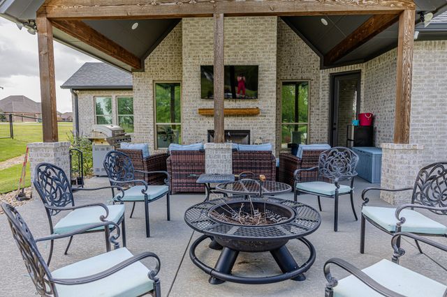 401 Spring Valley Road, Weatherford, TX 76087