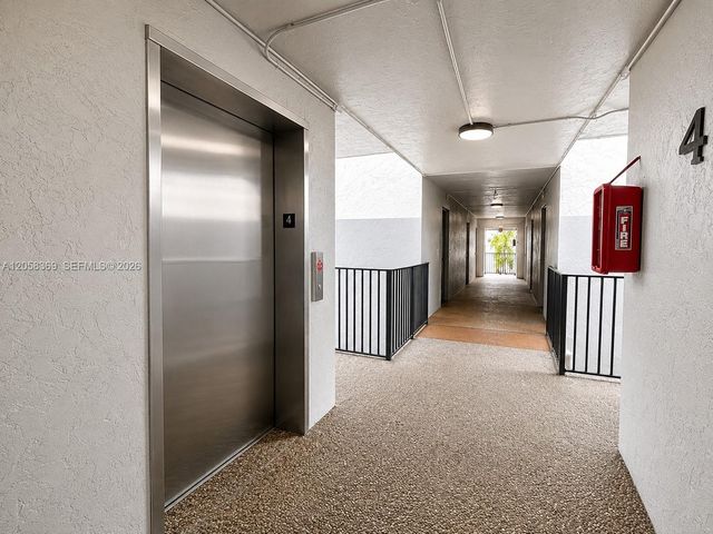 3700 N Pine Island Rd 402, Sunrise, FL 33351