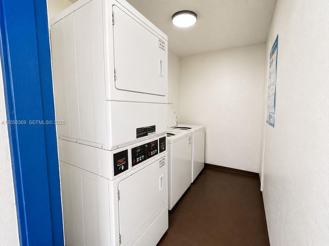 3700 N Pine Island Rd 402, Sunrise, FL 33351
