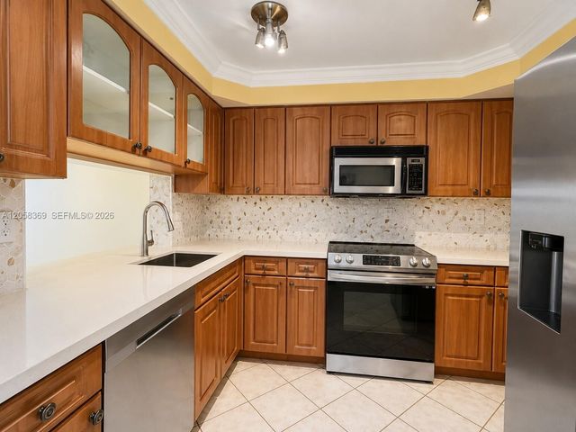 3700 N Pine Island Rd 402, Sunrise, FL 33351