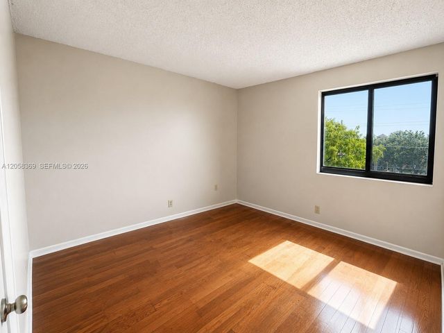 3700 N Pine Island Rd 402, Sunrise, FL 33351