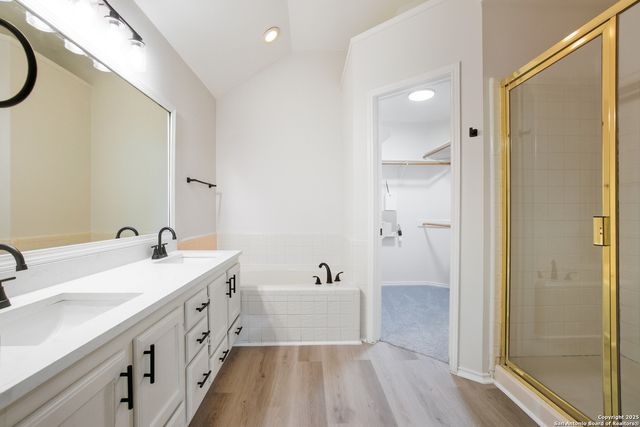 5886 Spring Sq, San Antonio, TX 78247