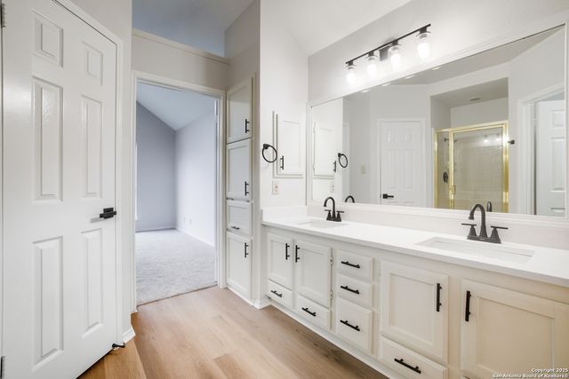 5886 Spring Sq, San Antonio, TX 78247