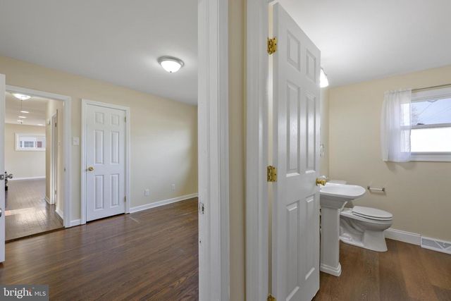 244 POMONA AVE, Glassboro, NJ 08028