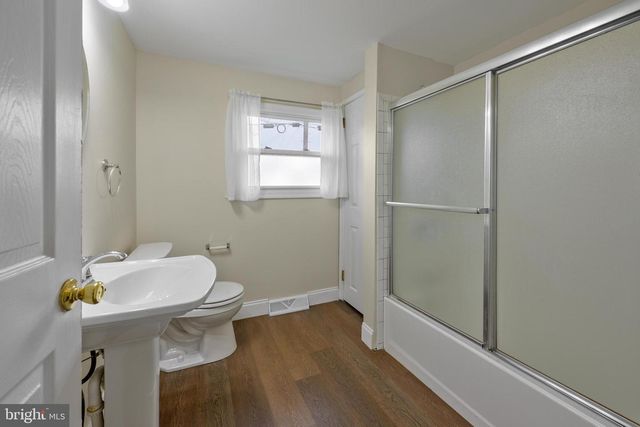 244 POMONA AVE, Glassboro, NJ 08028