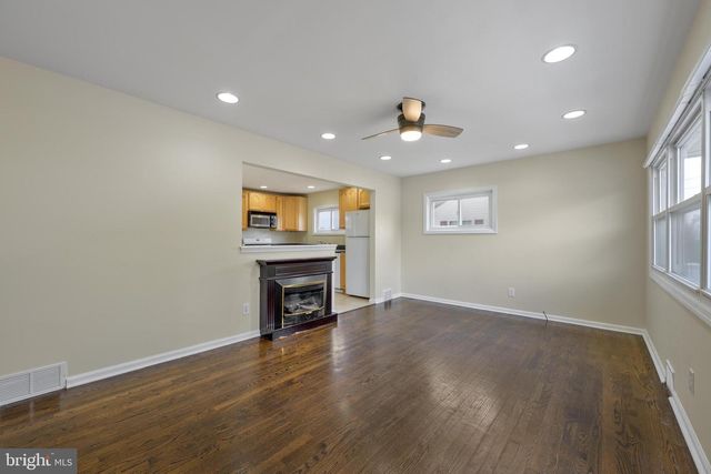 244 POMONA AVE, Glassboro, NJ 08028