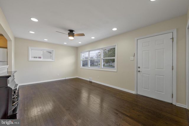 244 POMONA AVE, Glassboro, NJ 08028