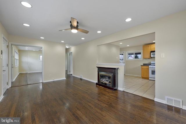 244 POMONA AVE, Glassboro, NJ 08028