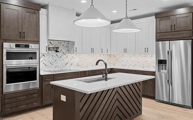 3613 Summit Lakes Drive, Browns Summit, NC 27214