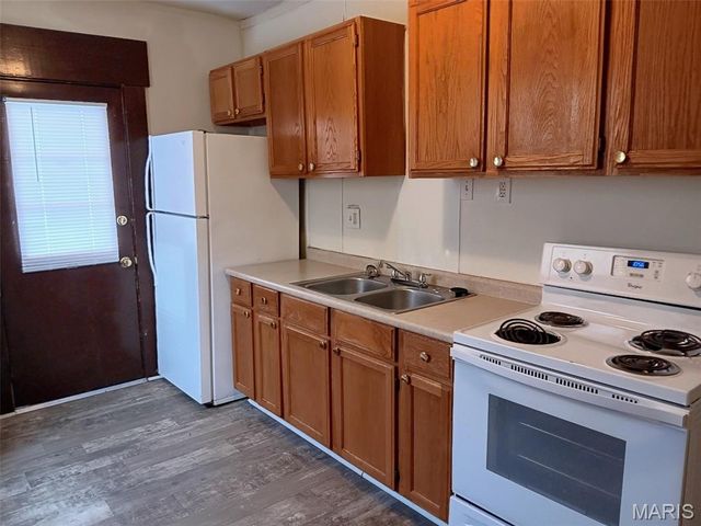 125 S 5th Street, St Charles, MO 63301