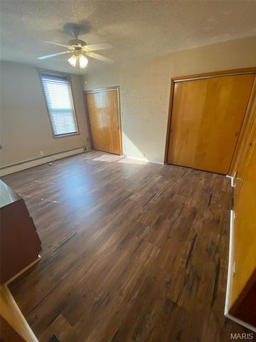 125 S 5th Street, St Charles, MO 63301