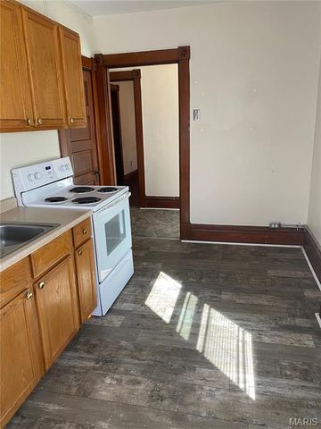 125 S 5th Street, St Charles, MO 63301