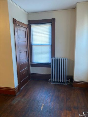 125 S 5th Street, St Charles, MO 63301
