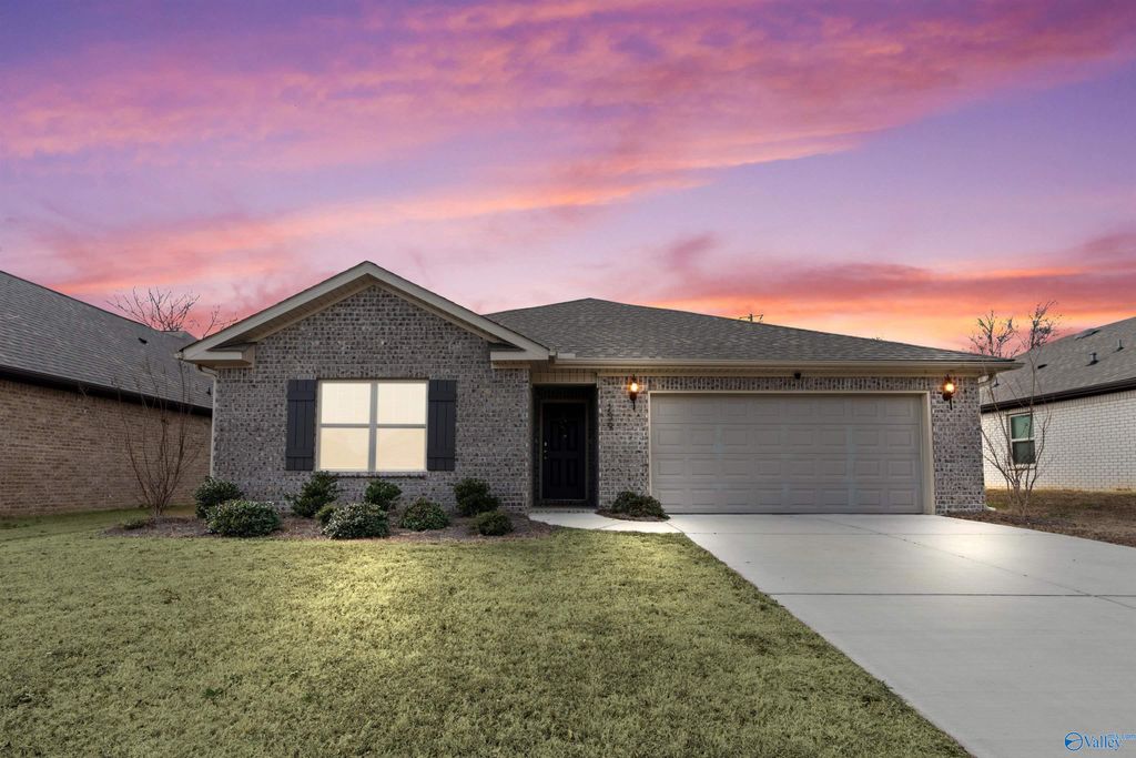 139 Varina Drive, Owens Cross Roads, AL 35763