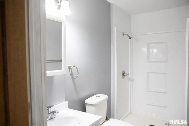 430 E 7TH Street, Davenport, IA 52803