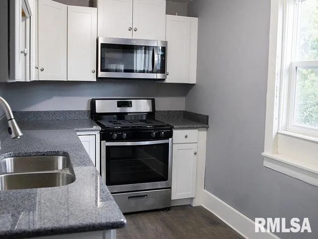 430 E 7TH Street, Davenport, IA 52803