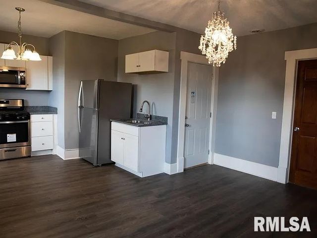 430 E 7TH Street, Davenport, IA 52803