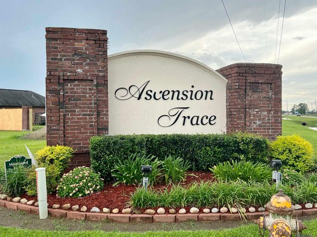 5212 Seneca, Darrow, LA 70725