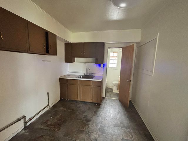 10-12 Waltham Street, Hammond, IN 46320
