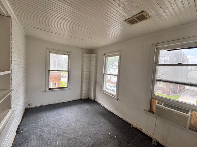 10-12 Waltham Street, Hammond, IN 46320