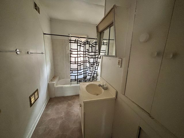 10-12 Waltham Street, Hammond, IN 46320