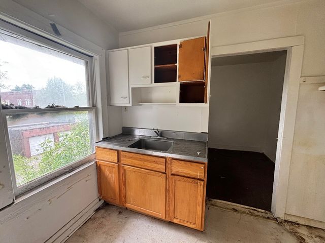 10-12 Waltham Street, Hammond, IN 46320