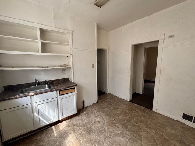 10-12 Waltham Street, Hammond, IN 46320