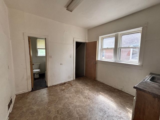 10-12 Waltham Street, Hammond, IN 46320