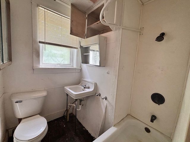 10-12 Waltham Street, Hammond, IN 46320
