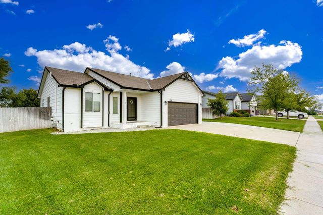 216 W Poplar St, Goddard, KS 67052