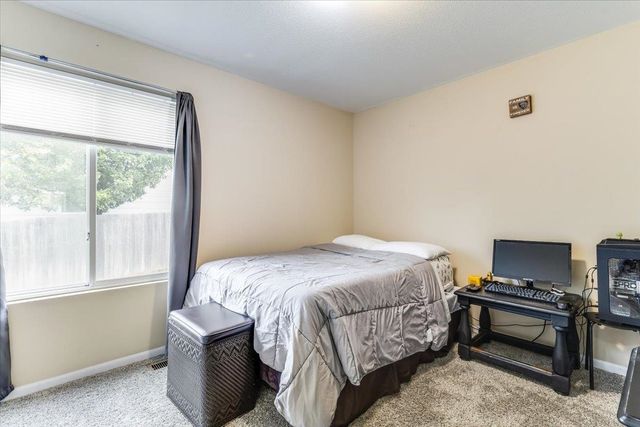 216 W Poplar St, Goddard, KS 67052