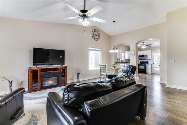 216 W Poplar St, Goddard, KS 67052