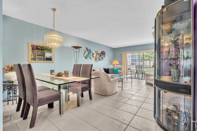 9560 WELDON Circle J110, Tamarac, FL 33321
